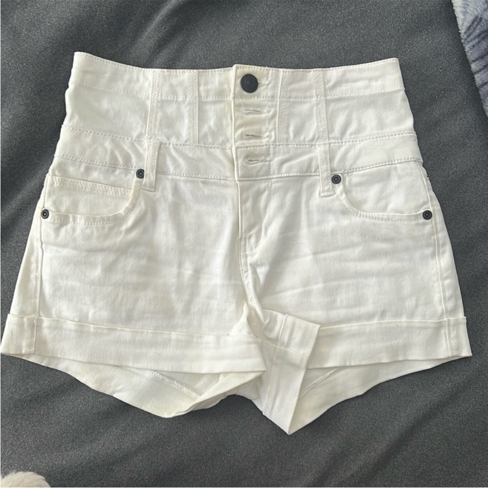 Bluenotes | Women's Size 3 White High-Waisted Shorts